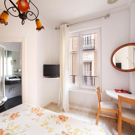 Hostal Barrera Madrid Ngoại thất bức ảnh