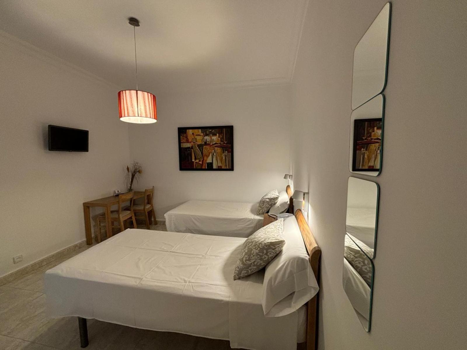 Hostal Barrera Madrid Ngoại thất bức ảnh