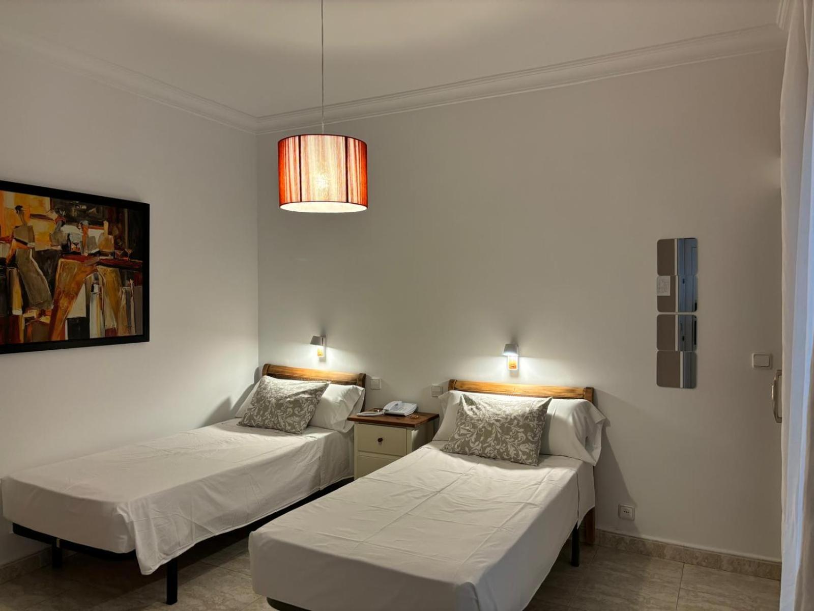 Hostal Barrera Madrid Ngoại thất bức ảnh