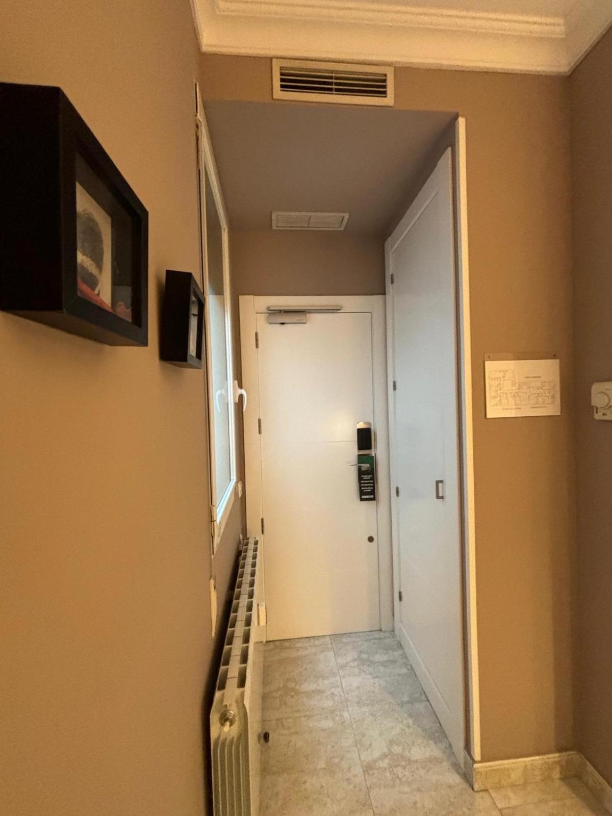 Hostal Barrera Madrid Ngoại thất bức ảnh