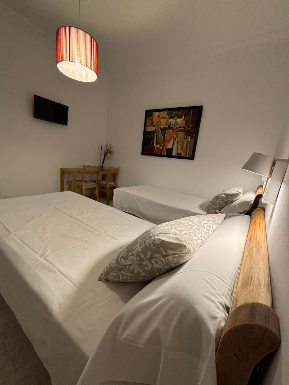 Hostal Barrera Madrid Ngoại thất bức ảnh