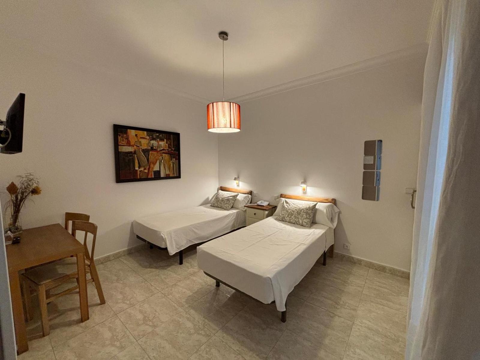 Hostal Barrera Madrid Ngoại thất bức ảnh