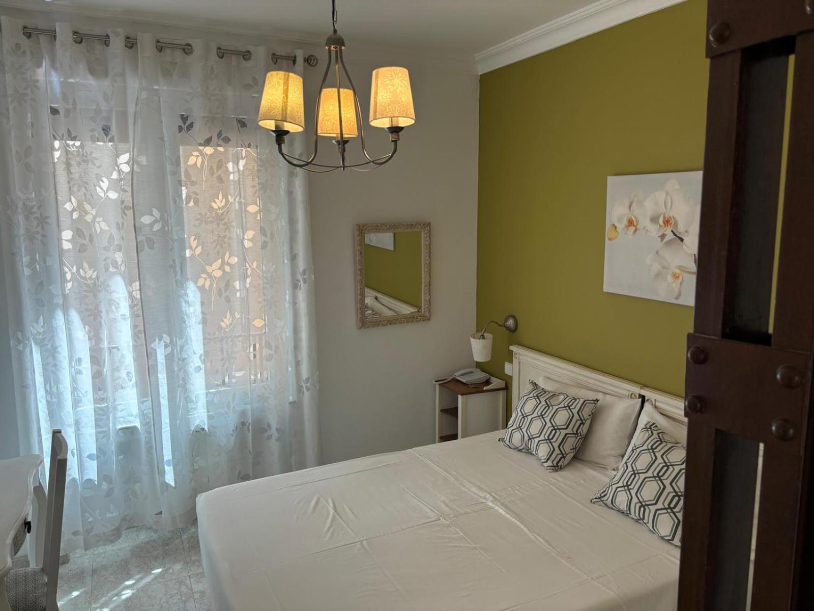 Hostal Barrera Madrid Ngoại thất bức ảnh