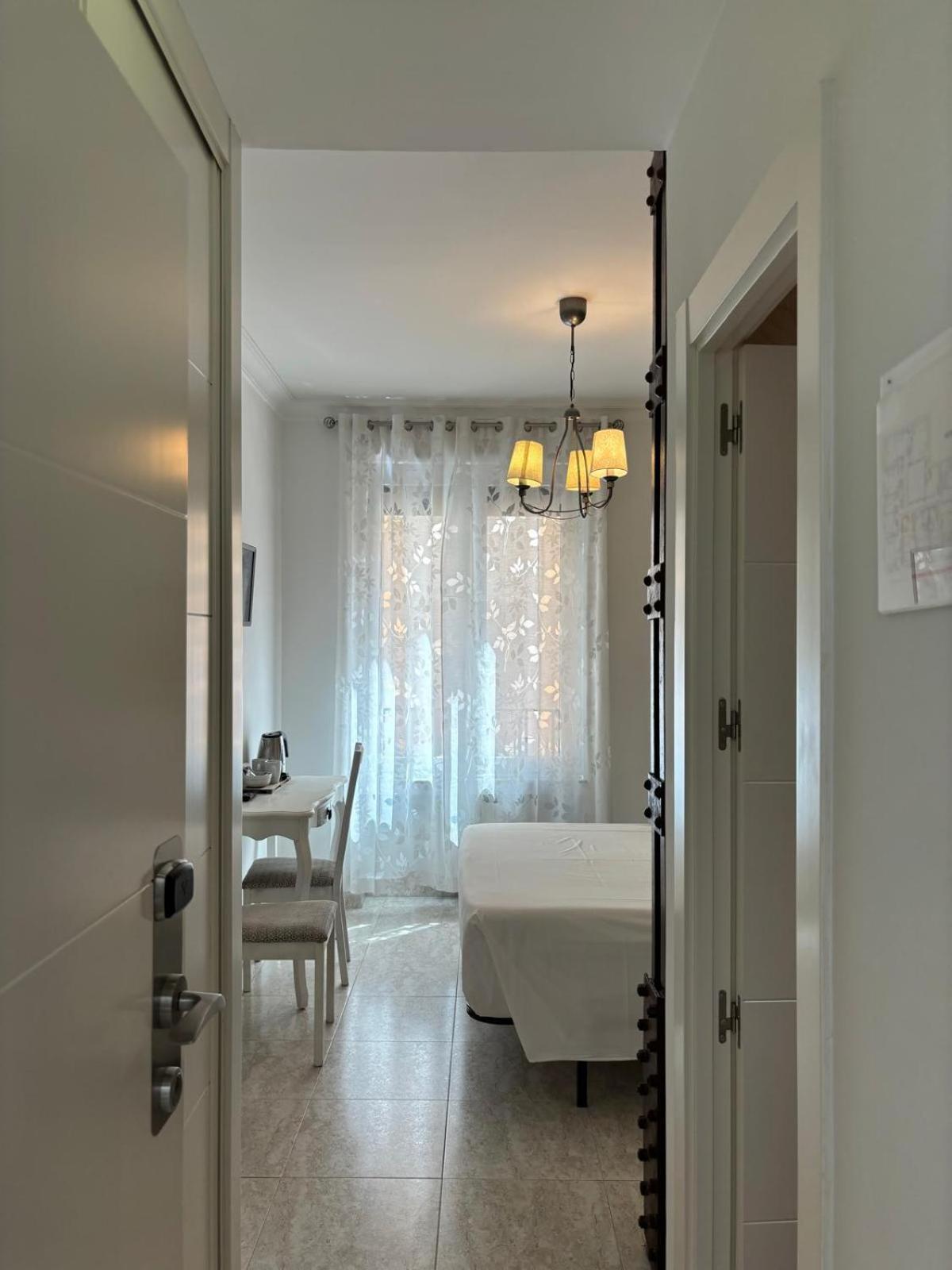 Hostal Barrera Madrid Ngoại thất bức ảnh