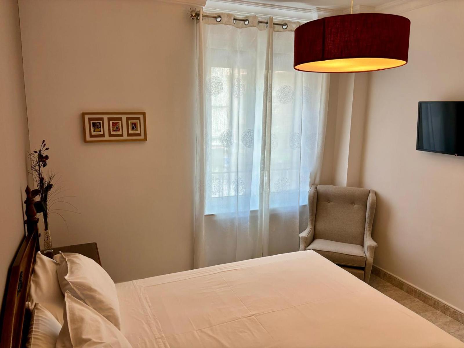 Hostal Barrera Madrid Ngoại thất bức ảnh