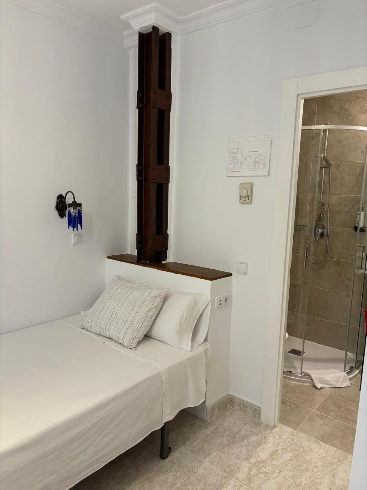 Hostal Barrera Madrid Ngoại thất bức ảnh