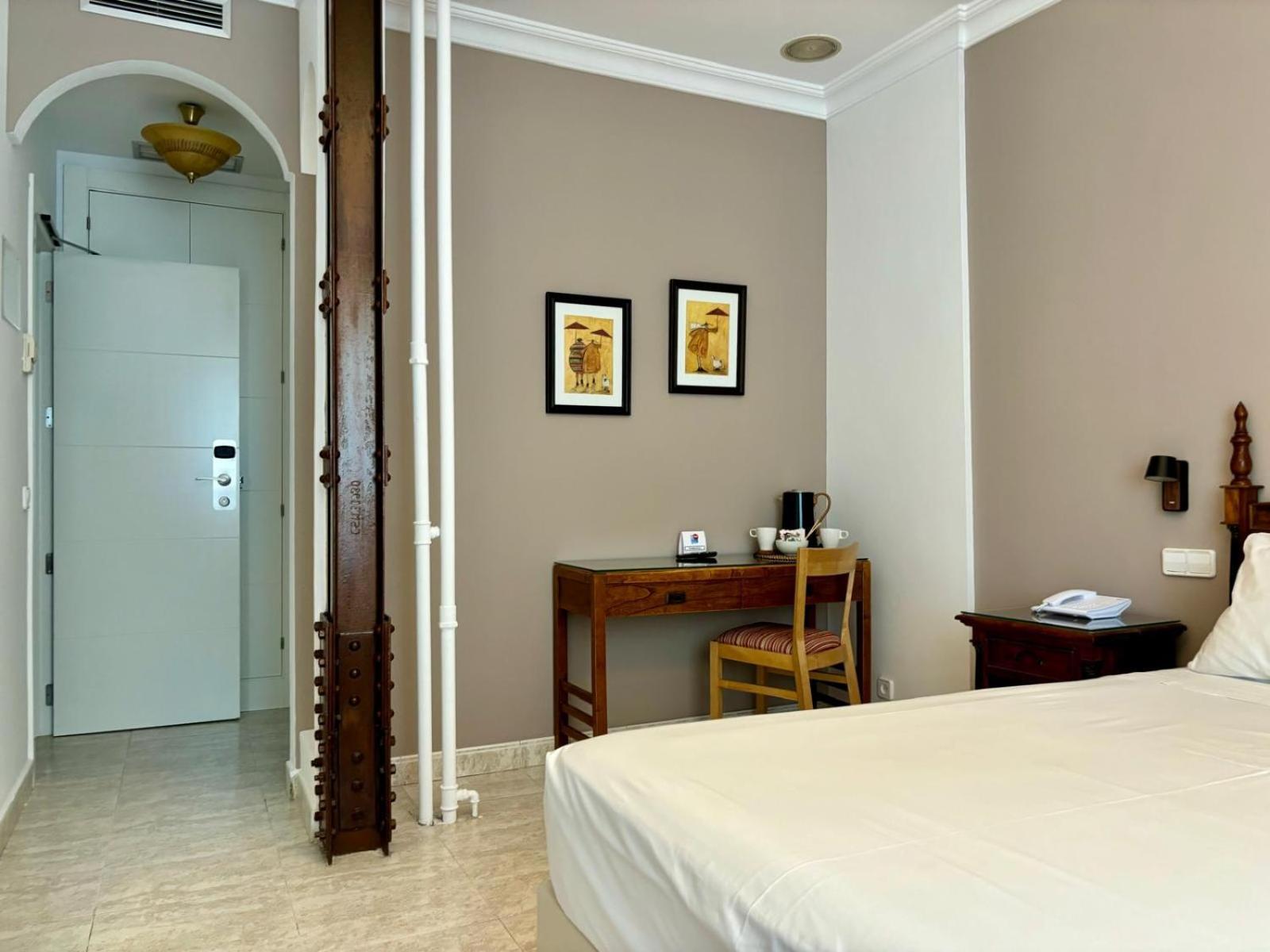 Hostal Barrera Madrid Ngoại thất bức ảnh