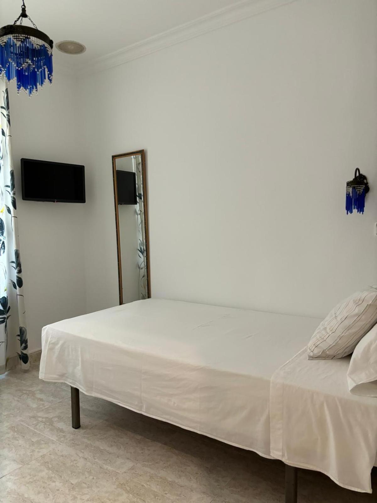 Hostal Barrera Madrid Ngoại thất bức ảnh
